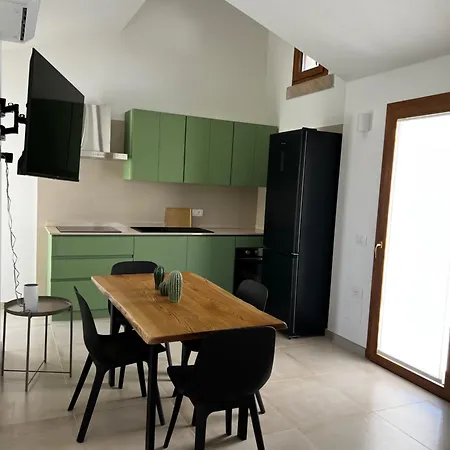 Teresa Вилла Cala Sinzias